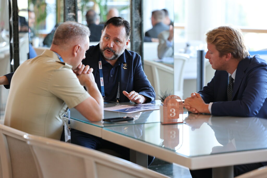 54841777343 a82543f393 k (3)